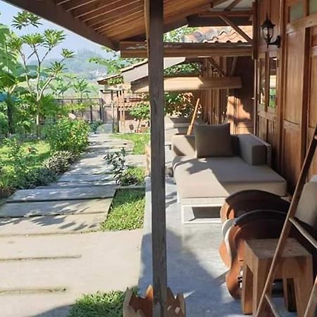 Villa Kayu Yogyakarta&Bungallow Esterno foto